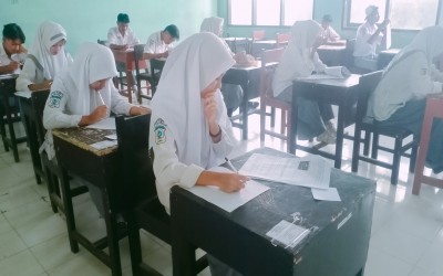 SMKN 3 Selong Menggelar Ujian Sekolah untuk Kelas XII